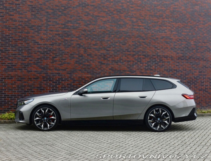 BMW 5 Touring 550e xDrive | M 2025
