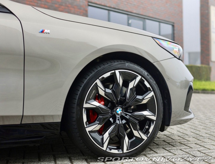BMW 5 Touring 550e xDrive | M 2025