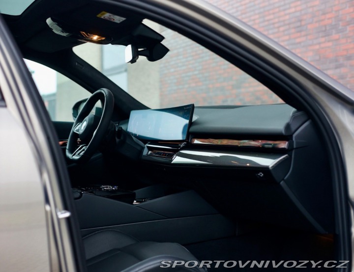 BMW 5 Touring 550e xDrive | M 2025