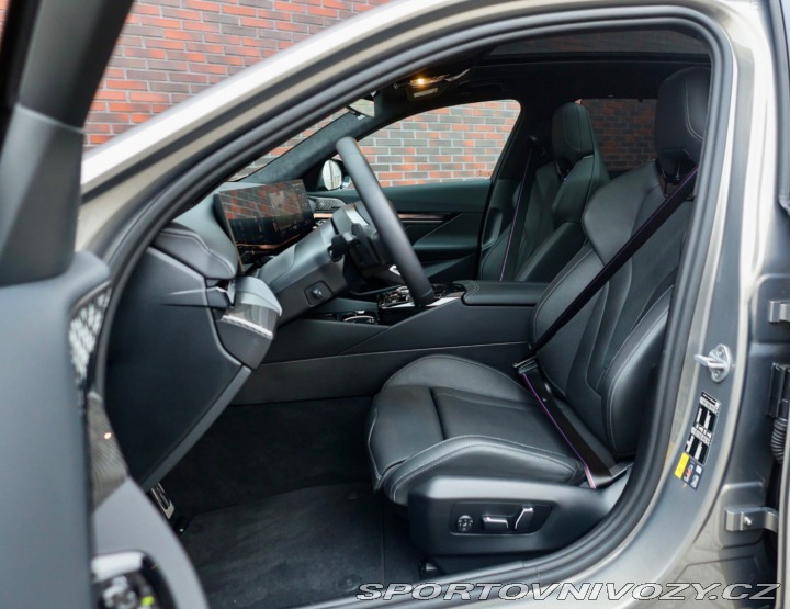 BMW 5 Touring 550e xDrive | M 2025