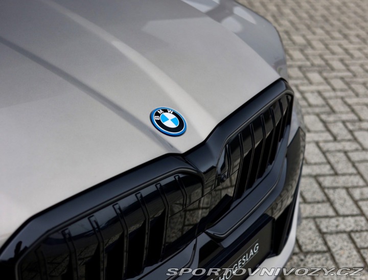 BMW 5 Touring 550e xDrive | M 2025
