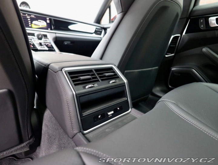 Porsche Panamera Sport Turismo 4 E-Hybrid 2022