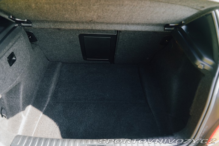 BMW 1 130i, samosvor, 142 tis. 2006