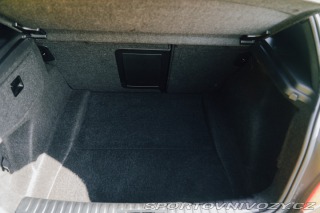 BMW 1 130i, samosvor, 142 tis. 2006