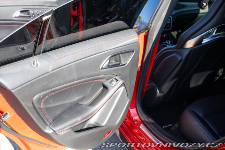 Mercedes-Benz CLA Kupé AMG 45 4Matic 280 2016
