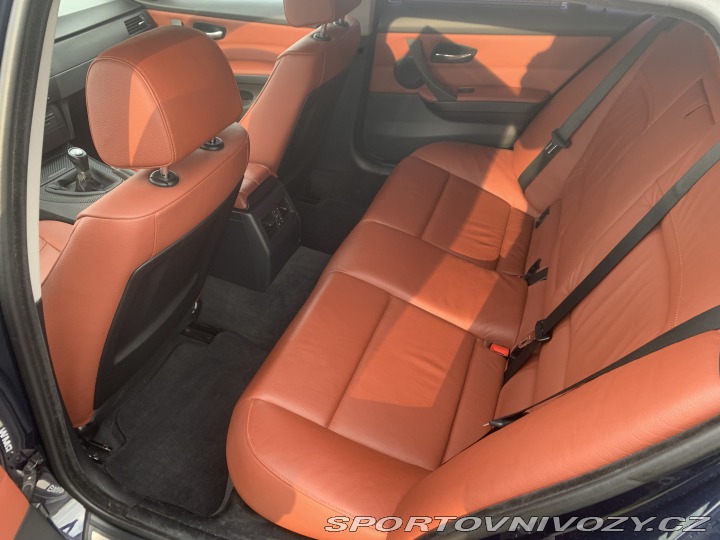 BMW 3  2009