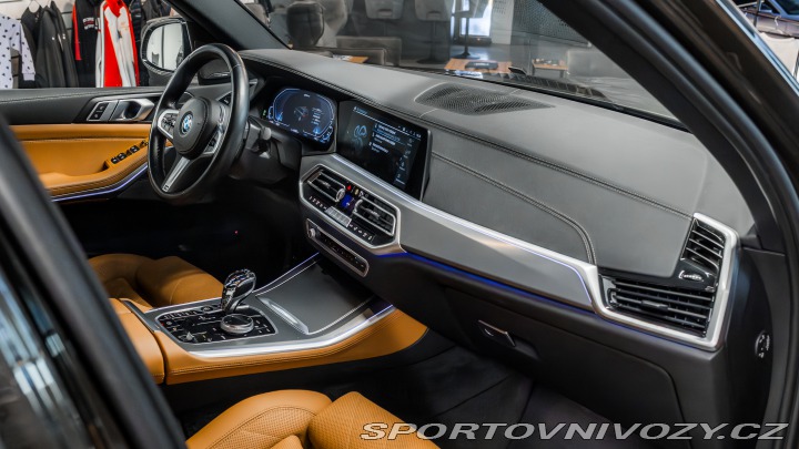 BMW X5 45e xDrive M-paket, DPH. 2023