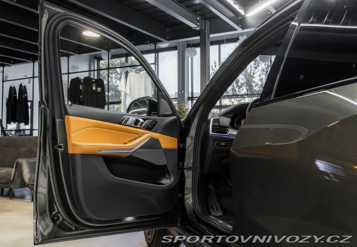 BMW X5 45e xDrive M-paket, DPH. 2023