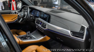 BMW X5 45e xDrive M-paket, DPH. 2023