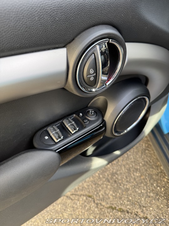Mini Cooper F55 2018