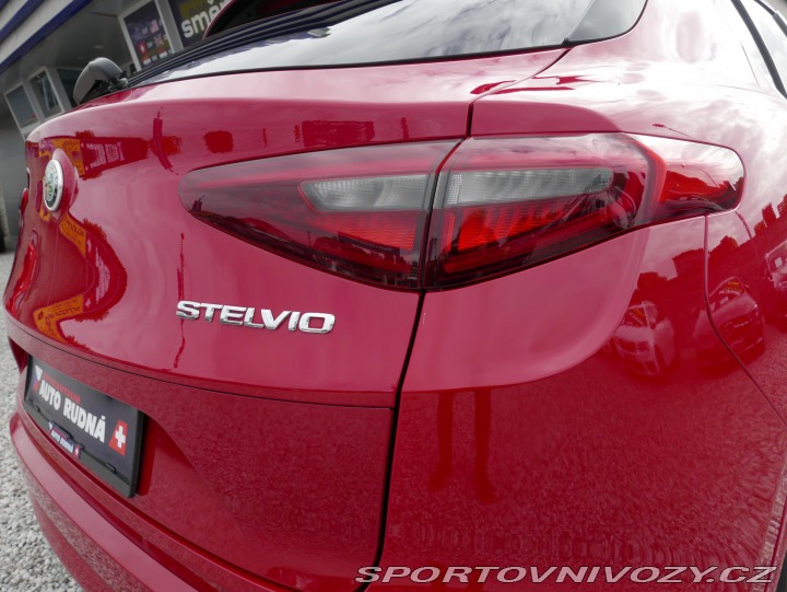 Alfa Romeo Stelvio 2,0i Turbo 280 Q4 REZERVA 2017