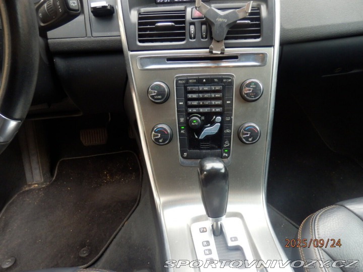 Volvo Ostatní modely XC60 2,4 Summum AWD 158kW 20 2012