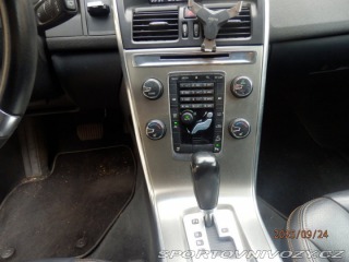 Volvo Ostatní modely XC60 2,4   Summum AWD 158kW 20 2012