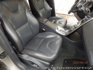 Volvo Ostatní modely XC60 2,4   Summum AWD 158kW 20 2012