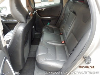 Volvo Ostatní modely XC60 2,4   Summum AWD 158kW 20 2012
