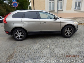 Volvo Ostatní modely XC60 2,4   Summum AWD 158kW 20 2012