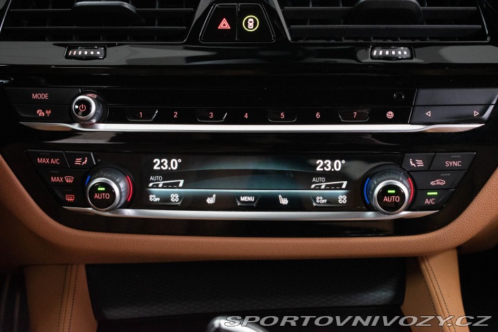 BMW 5 530d xD ///M TAŽNÉ*ZÁRUKA 2022