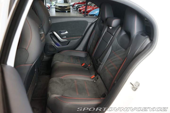 Mercedes-Benz A 200d*AMG*CAMERA*LED*ZÁRUK 2024