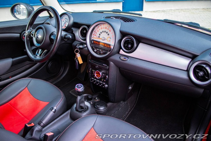 Mini One 1.6i, 55kw, M6 / AJ NA S 2011