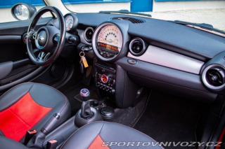 Mini One 1.6i, 55kw, M6 / AJ NA S 2011