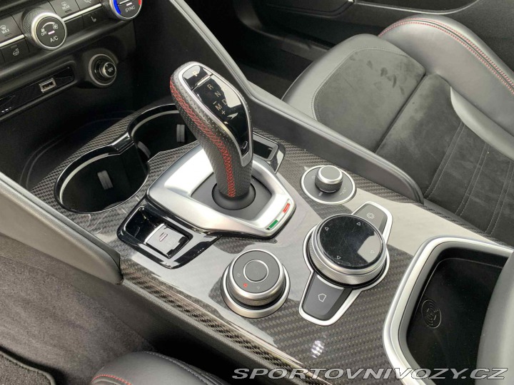 Alfa Romeo Giulia VELOCE Ti 2.0 Turbo 206kW 2021