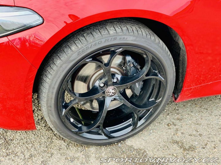 Alfa Romeo Giulia VELOCE Ti 2.0 Turbo 206kW 2021