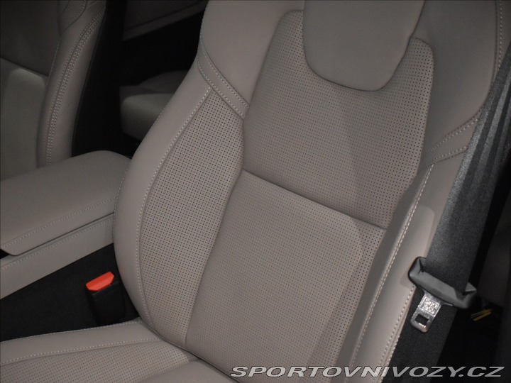 Volvo Ostatní modely XC90 2,0 T8 Ultra Bright 2025