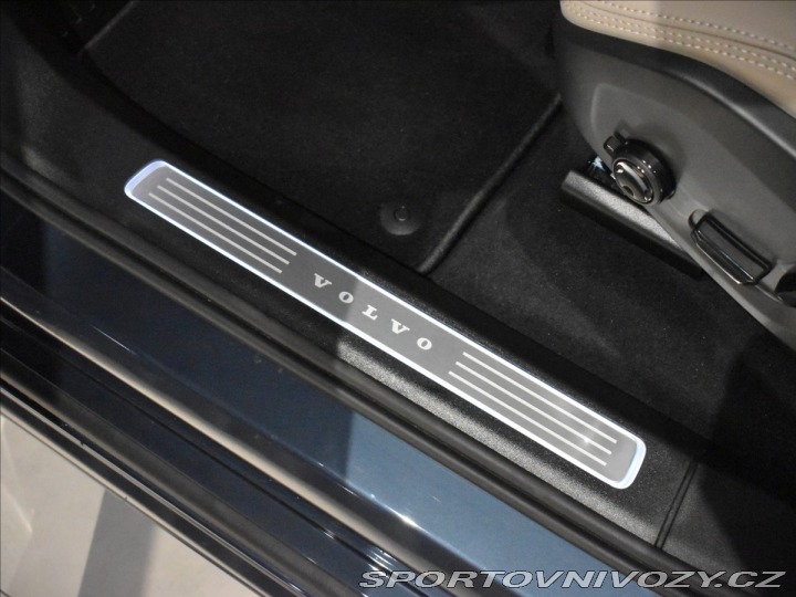 Volvo Ostatní modely XC90 2,0 T8 Ultra Bright 2025