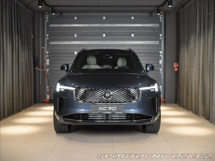 Volvo Ostatní modely XC90 2,0 T8 Ultra Bright 2025