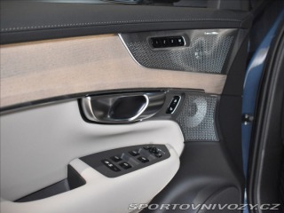 Volvo Ostatní modely XC90 2,0 T8  Ultra Bright 2025