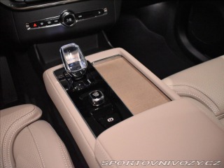 Volvo Ostatní modely XC90 2,0 T8  Ultra Bright 2025