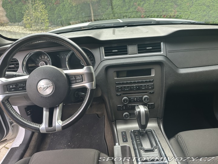 Ford Mustang 3.7L V6 2013