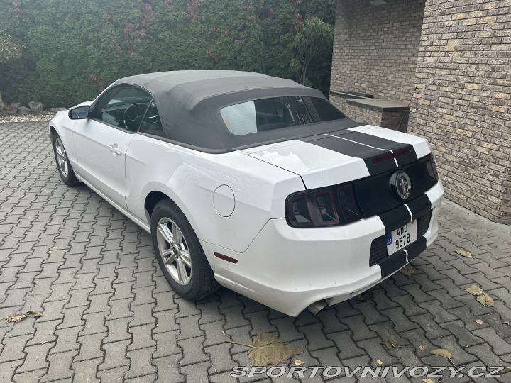 Ford Mustang 3.7L V6 2013