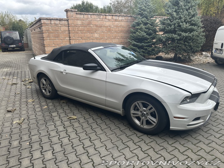 Ford Mustang 3.7L V6 2013