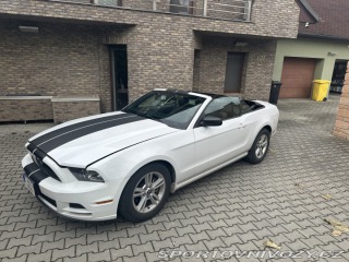 Ford Mustang 3.7L V6 2013