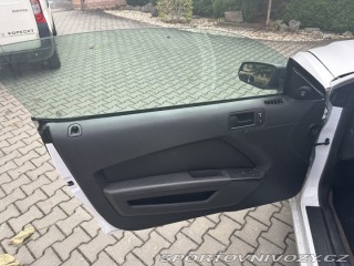 Ford Mustang 3.7L V6 2013