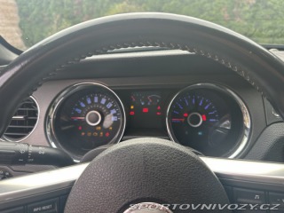 Ford Mustang 3.7L V6 2013