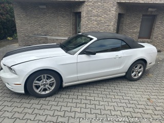 Ford Mustang 3.7L V6 2013