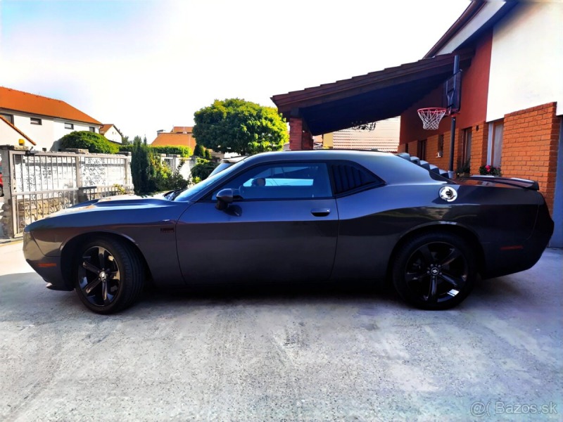 Dodge Challenger 5,7 V8 Hemi