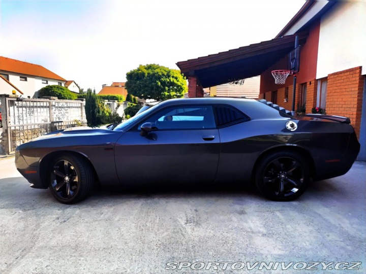 Dodge Challenger 5,7 V8 Hemi 2017