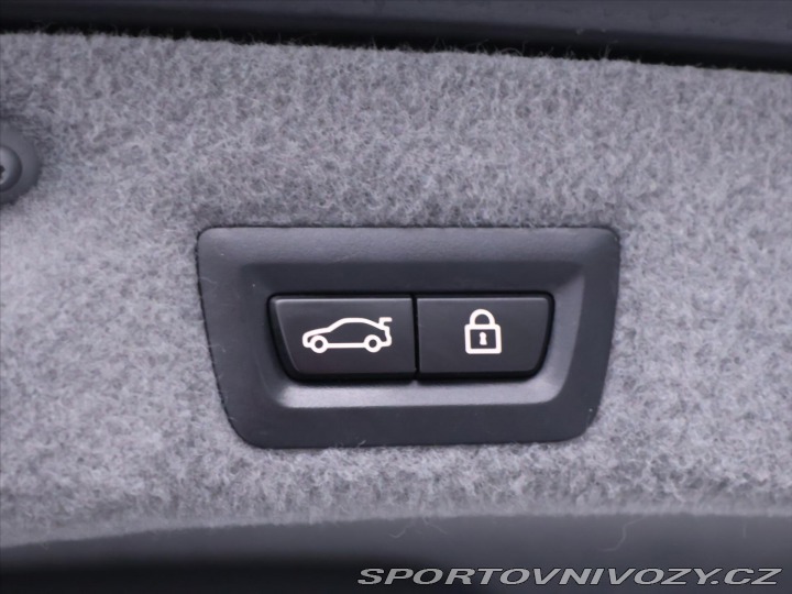 BMW 7 4,4 750 Li xDrive 300kW 2012