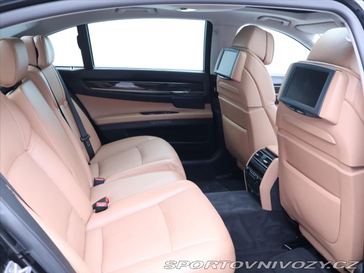 BMW 7 4,4 750 Li xDrive 300kW 2012