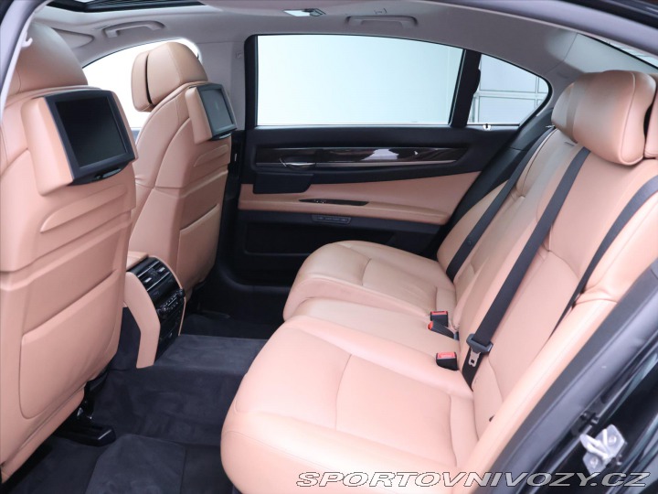 BMW 7 4,4 750 Li xDrive 300kW 2012