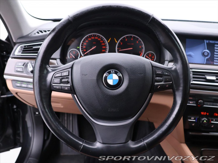 BMW 7 4,4 750 Li xDrive 300kW 2012