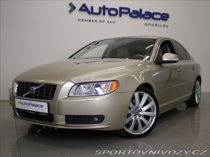 Volvo S80 3,2 R6 238koní AT R19 TZ 2008