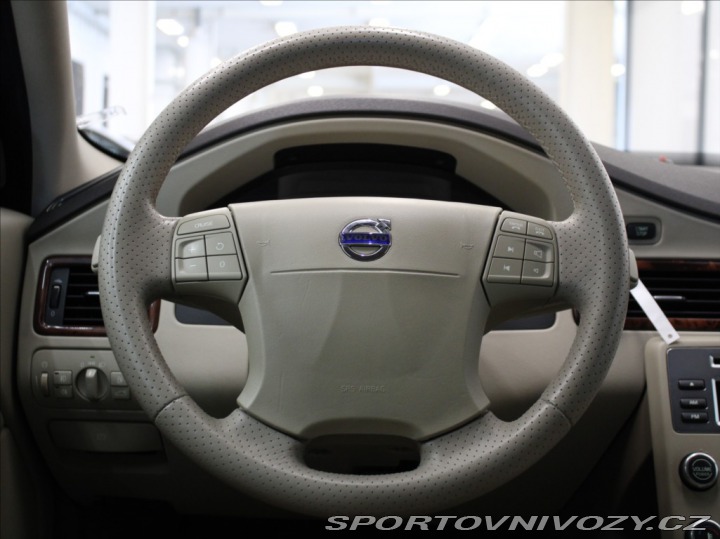 Volvo S80 3,2 R6 238koní AT R19 TZ 2008