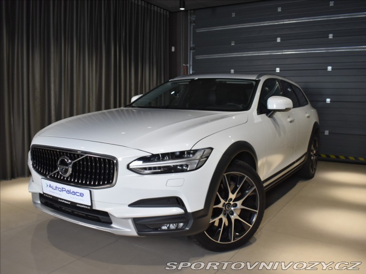 Volvo V90 D5 CC PRO Ventilace,Pano, 2020