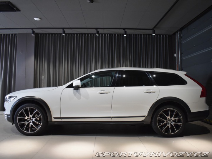 Volvo V90 2,0 CC PRO Ventilace,Pano 2020