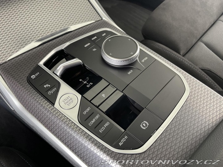 BMW 3 330i xDrive*M-SPORT*REZER 2025