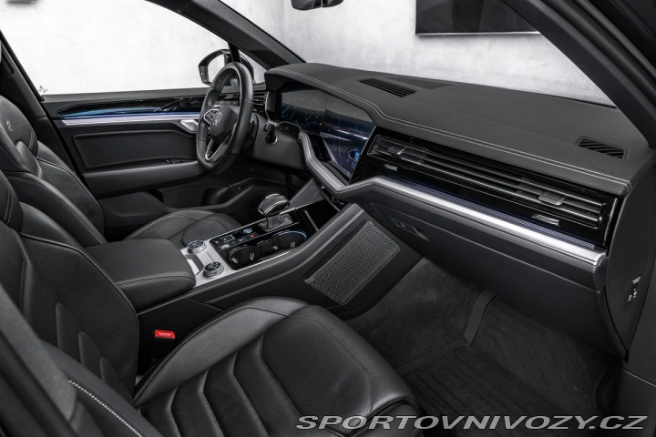 Volkswagen Ostatní modely Touareg R-line 4M 210kW IQ-Light 1800